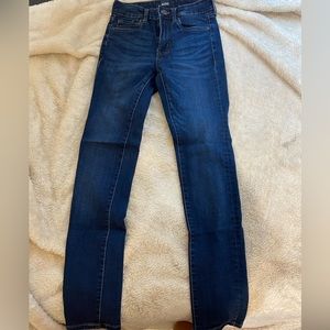 dark wash AE jeans